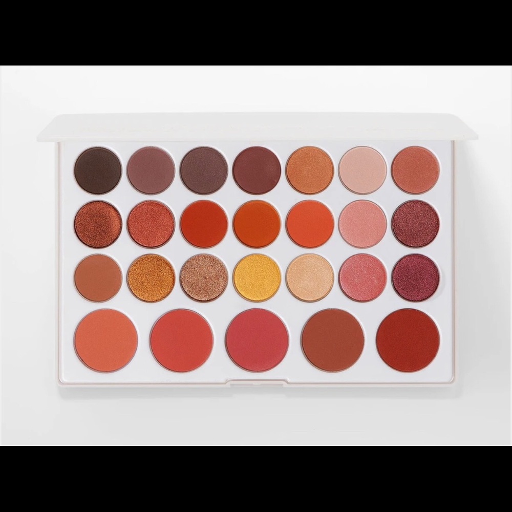 Eye shadow pallet
